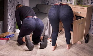 Watching Hot Mom With Panty Line Bending And Cleaning