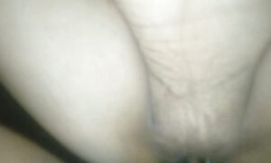 Desi MILF Hard Squirt Like A Waterfall In Pussy. Chut Se Pani Nikal Dene Wali Chudai Video