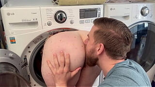 I Fuck My Stepmom Stuck In The Washing Machine And Give Her A Creampie - Steve Rickz